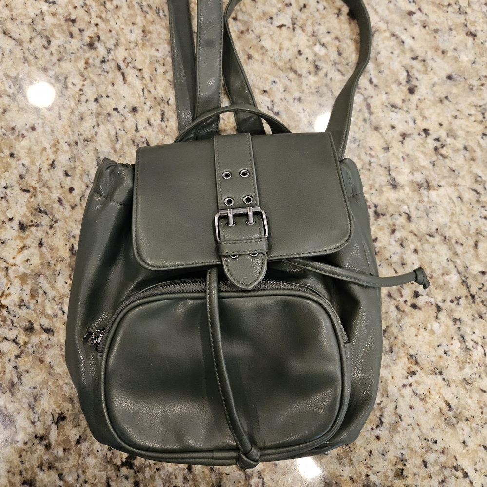 Mini forest green Wild Fable backpack